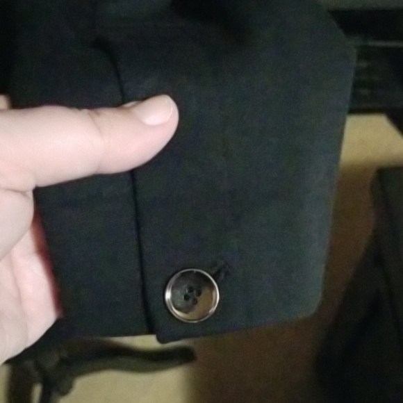 Andrea Behar black blazer with one button closure - Picture 5 of 7